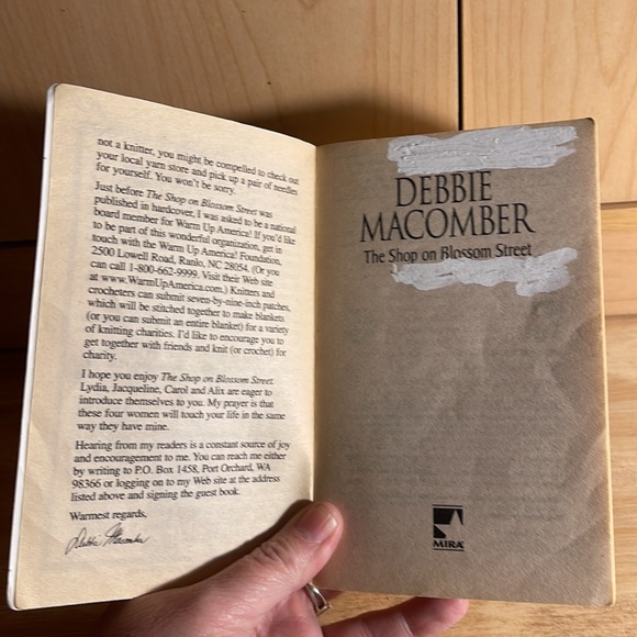 📚2/$14; 3/$16; 4/$18; 5/$20 ADD $2 for any additional books! ENJOY📚📚📚 - Picture 2 of 7